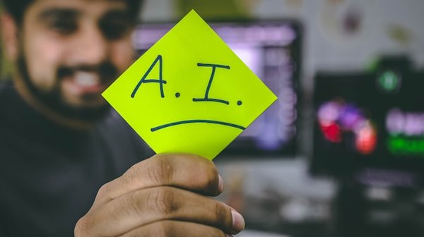 Comment une entreprise peut-elle protéger légalement ses innovations en intelligence artificielle?